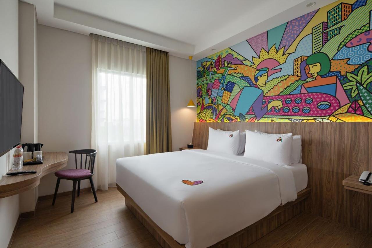 Maxonehotels At Kota Harapan Indah-Bekasi Bagian luar foto